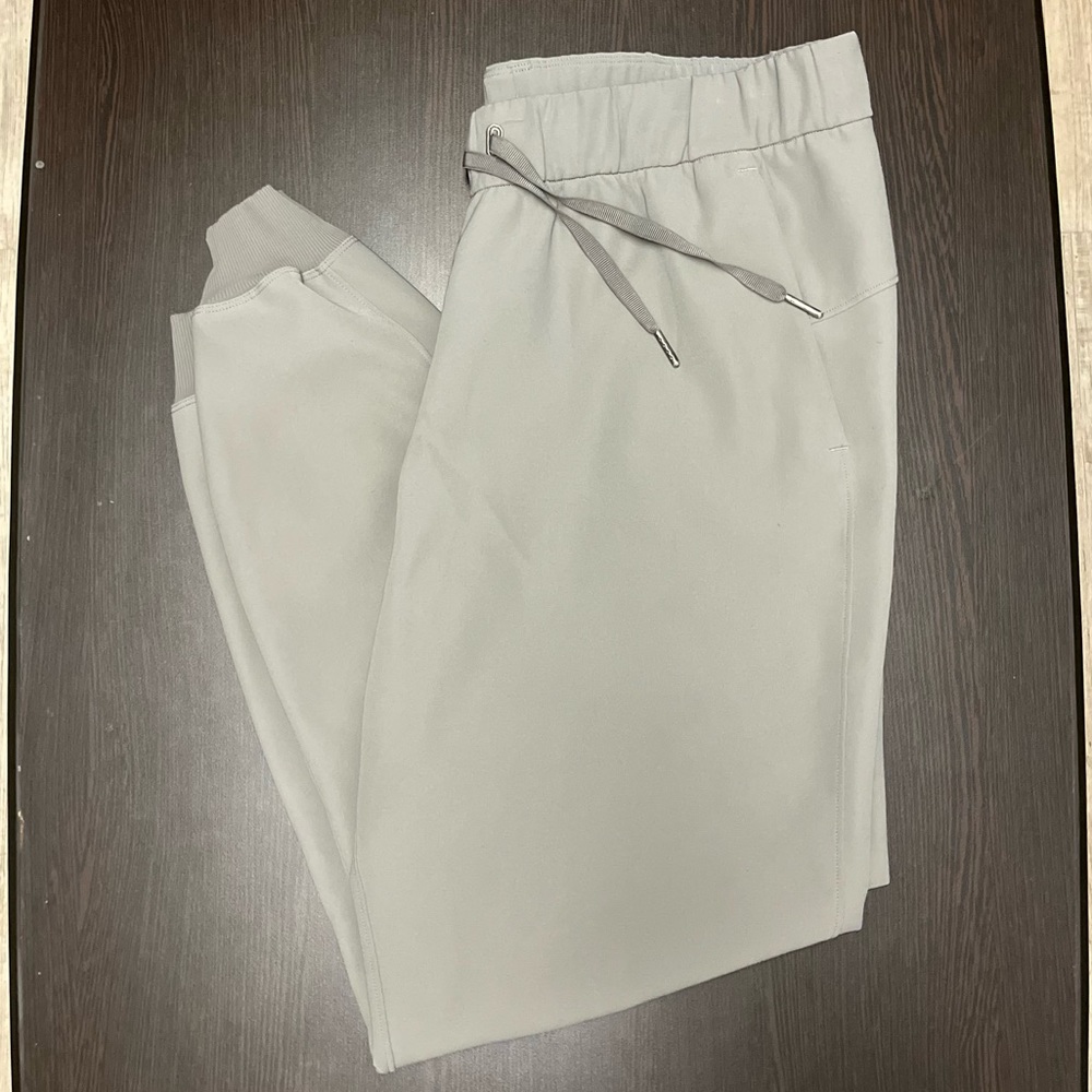 Lululemon On The Fly Jogger *Woven